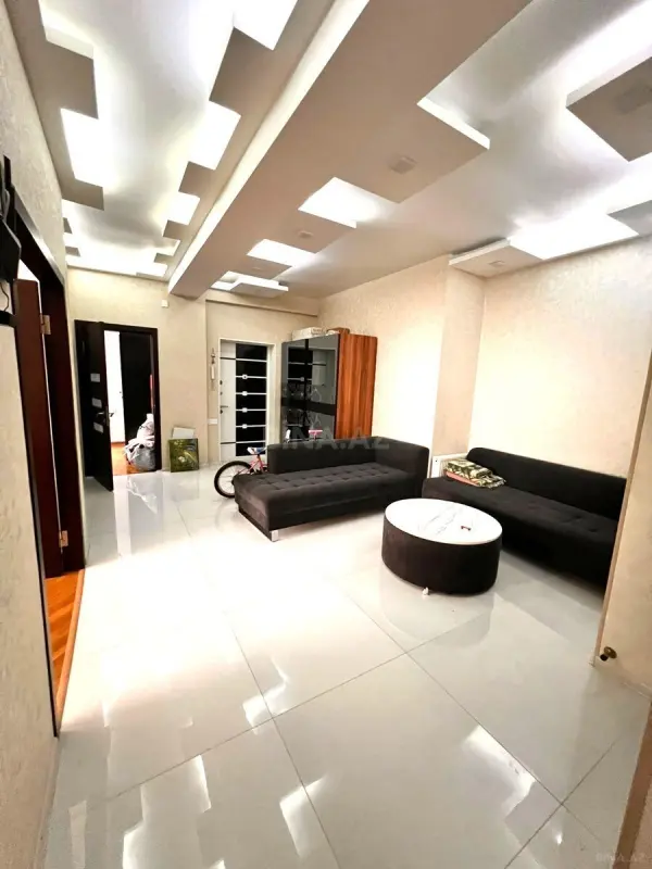Kirayə verilir 4 otaqlı mənzil 125 m²