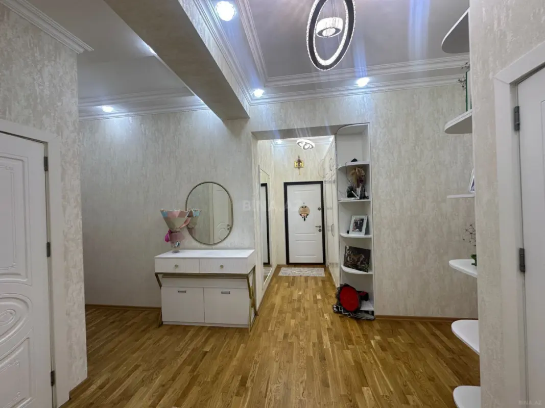 Satılır 3 otaqlı mənzil 110 m²