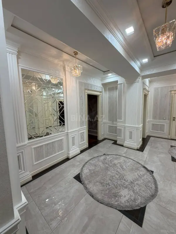 Satılır 3 otaqlı mənzil 122 m²