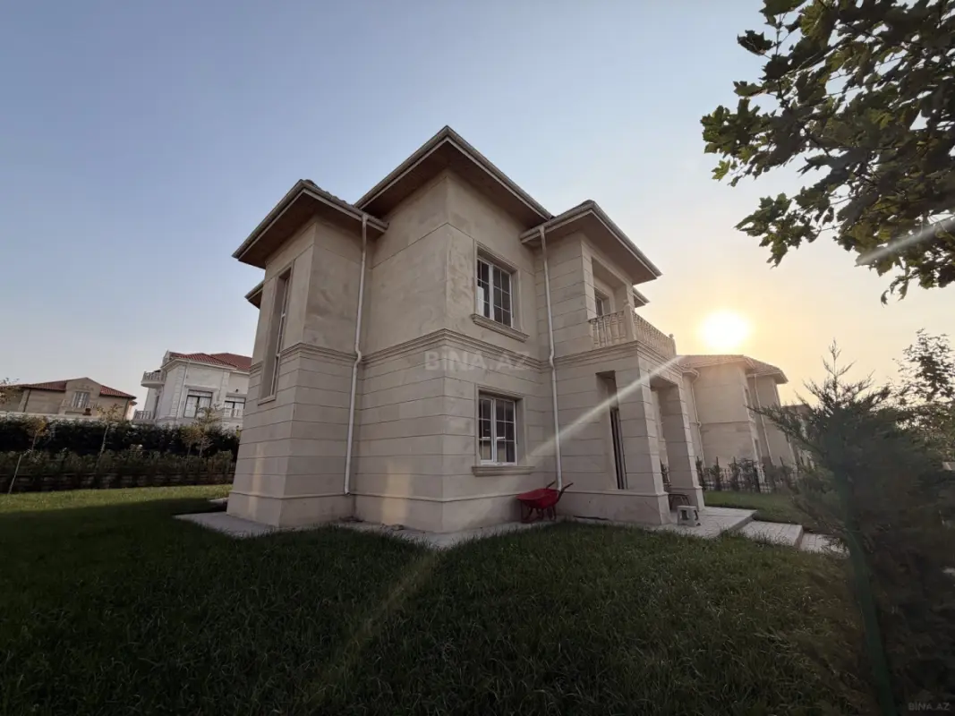 Satılır 4 otaqlı həyət evi 220 m²