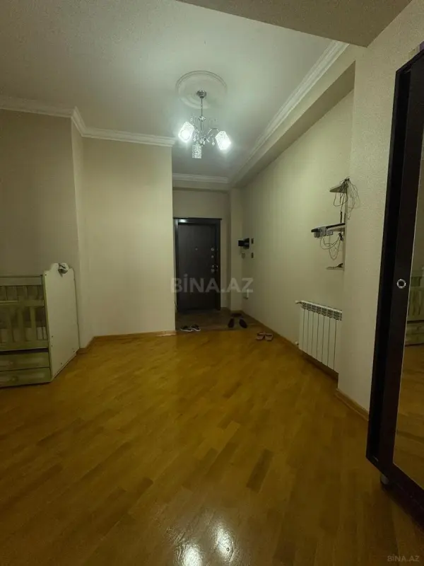 Satılır 3 otaqlı mənzil 102 m²