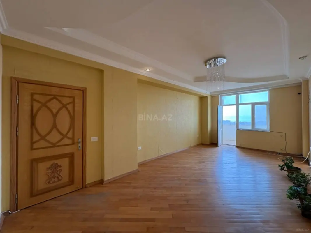 Satılır 3 otaqlı mənzil 105 m²