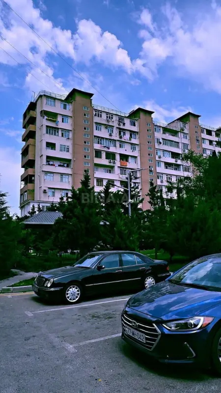 Satılır 4 otaqlı mənzil 100 m²