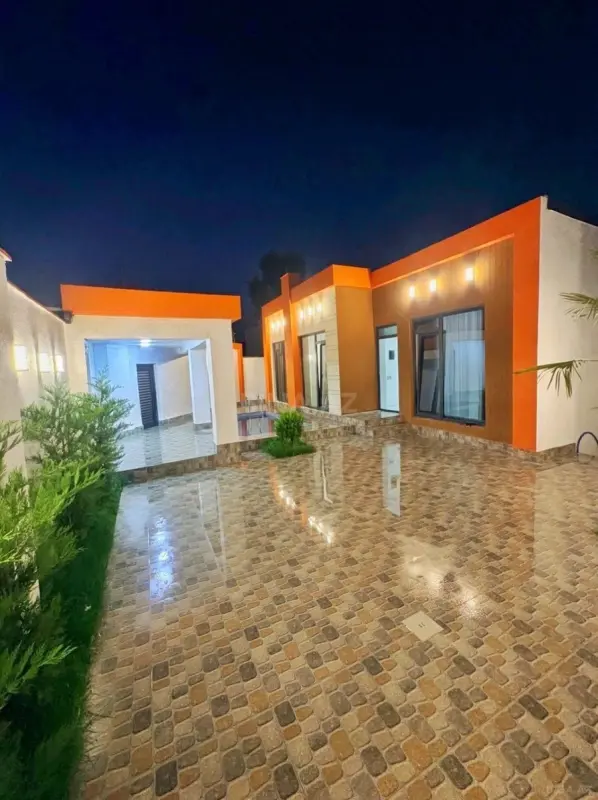 Satılır 4 otaqlı həyət evi 140 m²
