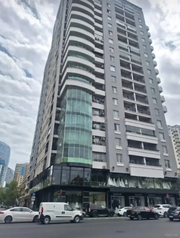 Satılır 3 otaqlı mənzil 213 m²