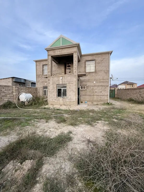 Satılır 7 otaqlı həyət evi 260 m²
