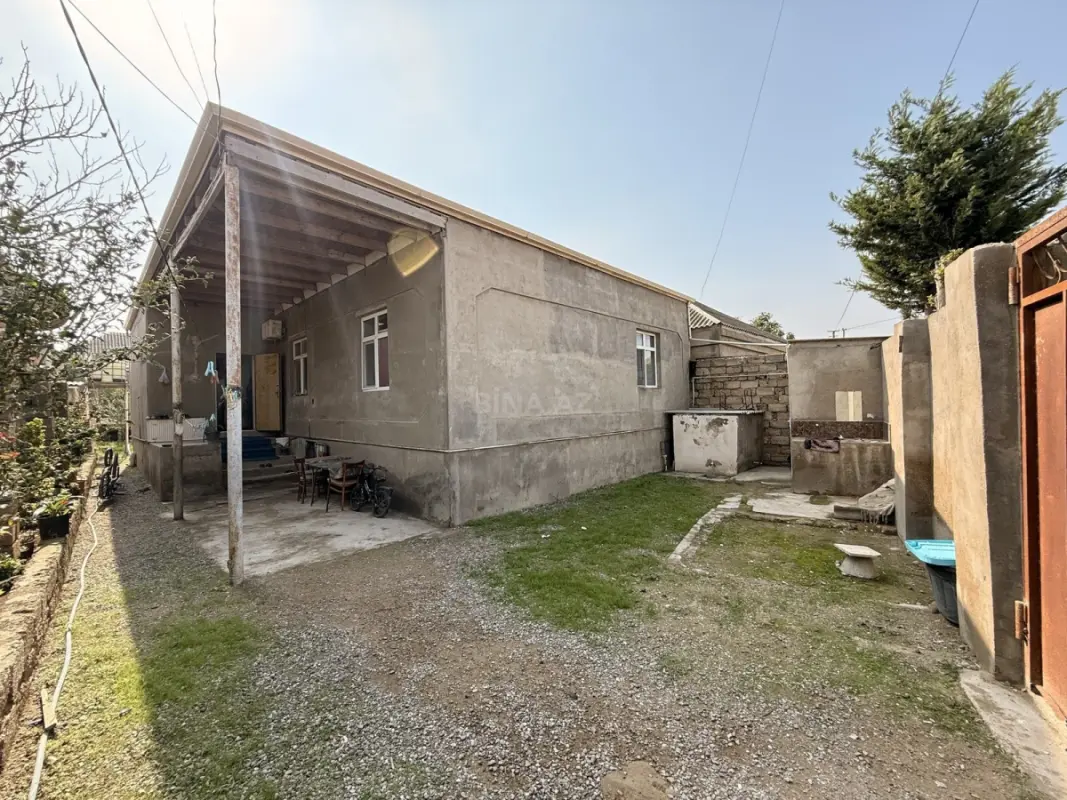 Satılır 4 otaqlı həyət evi 130 m²