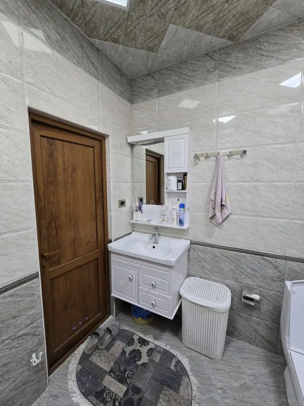 Satılır 3 otaqlı mənzil 64.9 m²