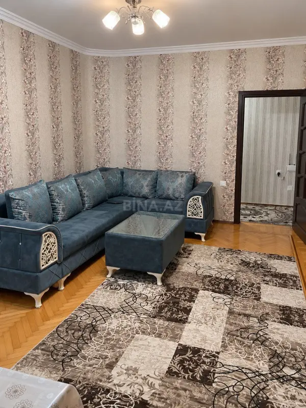 Kirayə verilir 2 otaqlı mənzil 75 m²