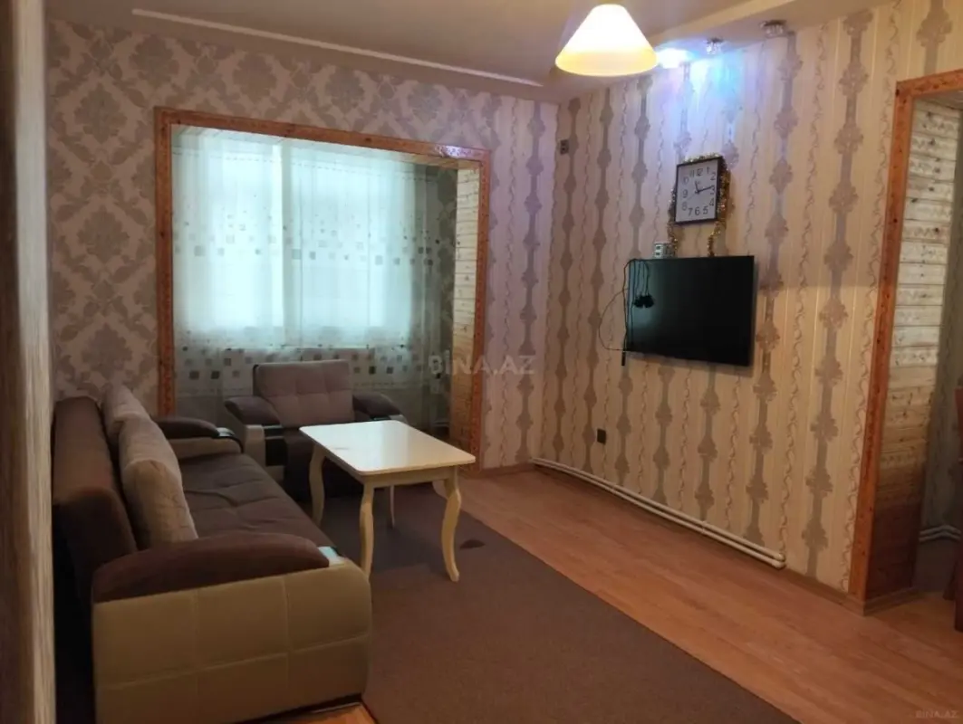 Kirayə verilir 2 otaqlı mənzil 72 m²