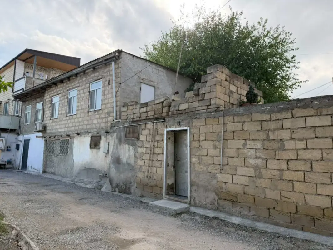 Satılır 5 otaqlı həyət evi 140 m²