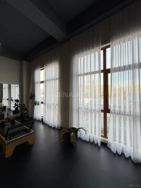 Kirayə verilir 4 otaqlı ofis 131 m²