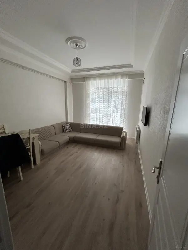 Kirayə verilir 2 otaqlı mənzil 75 m²
