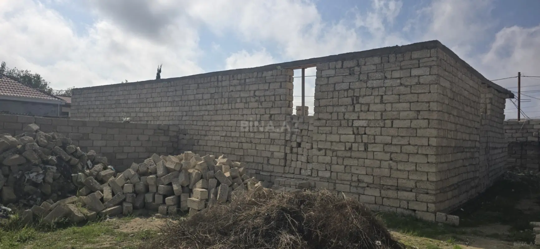 Satılır 4 otaqlı həyət evi 200 m²