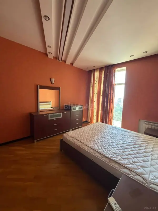Kirayə verilir 3 otaqlı mənzil 150 m²