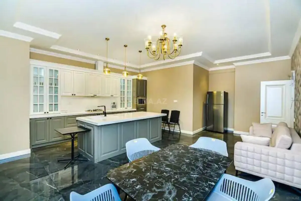 Satılır 3 otaqlı mənzil 275 m²