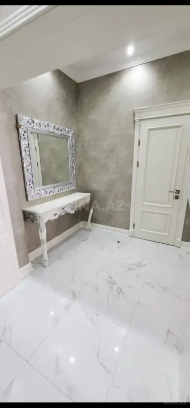 Satılır 3 otaqlı mənzil 110 m²