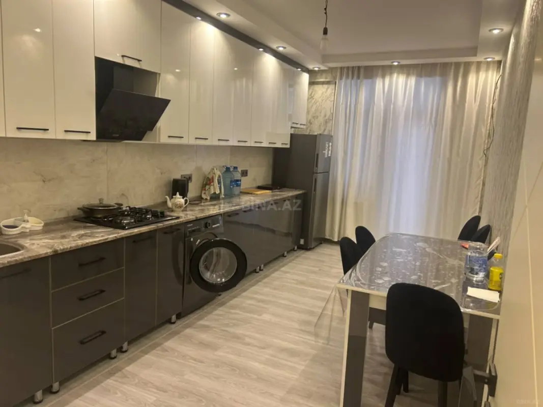 Kirayə verilir 2 otaqlı mənzil 80 m²