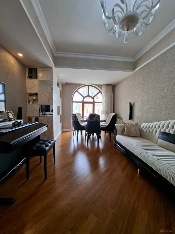 Satılır 4 otaqlı mənzil 100 m²