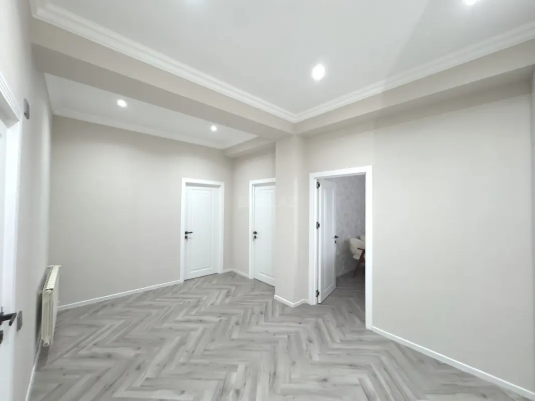 Satılır 2 otaqlı mənzil 105 m²