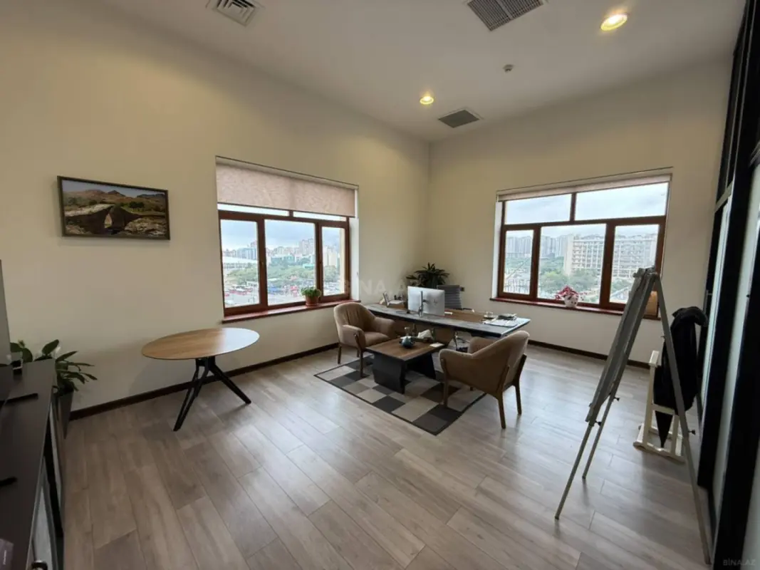 Kirayə verilir 4 otaqlı ofis 90 m²