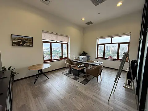 Kirayə verilir 4 otaqlı ofis 90 m² — Bakı 4 otaq 90.00 m²