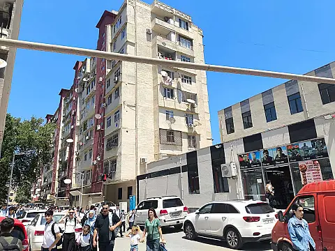 Satılır 3 otaqlı mənzil 65 m² — Bakı, İnşaatçılar 3 otaq 65.00 m²