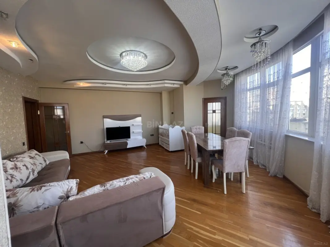 Kirayə verilir 2 otaqlı mənzil 71 m²