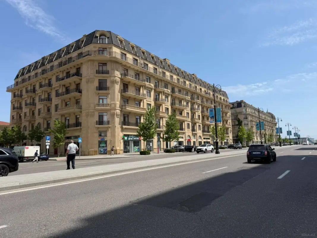 Satılır obyekt 113 m²