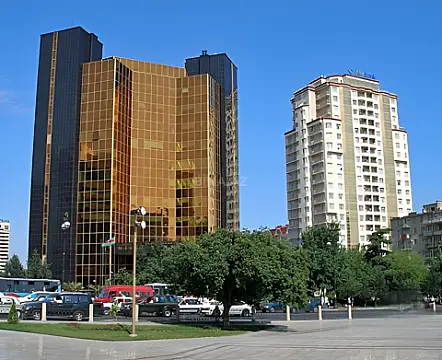 Kirayə verilir 4 otaqlı mənzil 235 m² — Bakı 4 otaq 235.00 m²