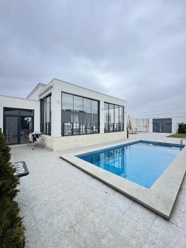 Kirayə verilir 5 otaqlı həyət evi 240 m²