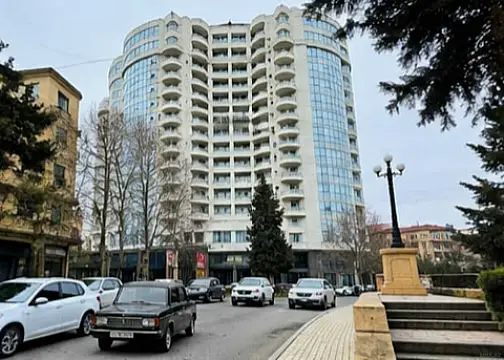Satılır 4 otaqlı mənzil 170 m² — Bakı 4 otaq 170.00 m²
