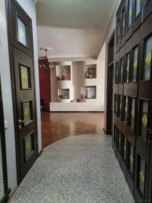 Kirayə verilir 3 otaqlı mənzil 135 m²