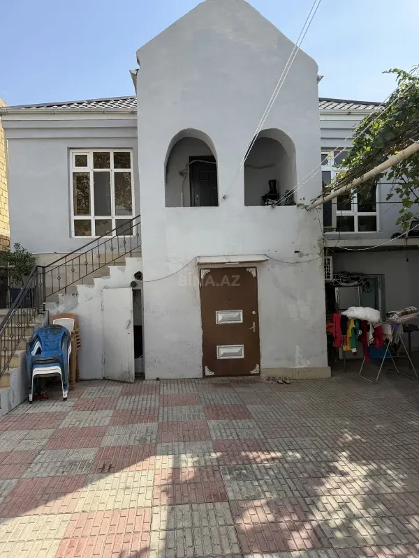 Satılır 6 otaqlı həyət evi 200 m²