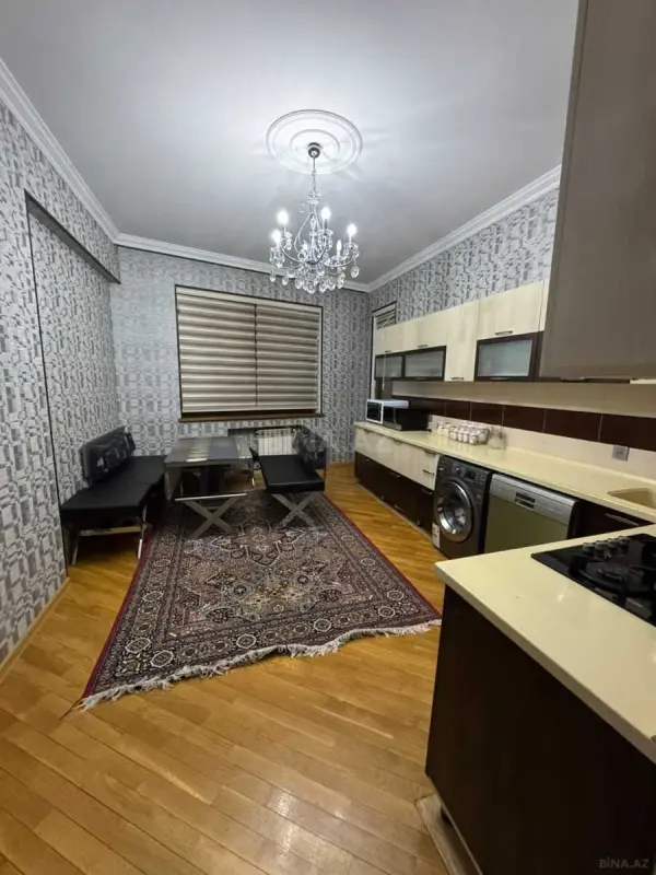 Satılır 3 otaqlı mənzil 136 m²