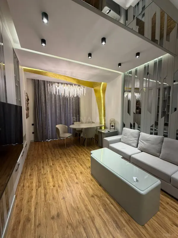 Kirayə verilir 2 otaqlı mənzil 67 m²