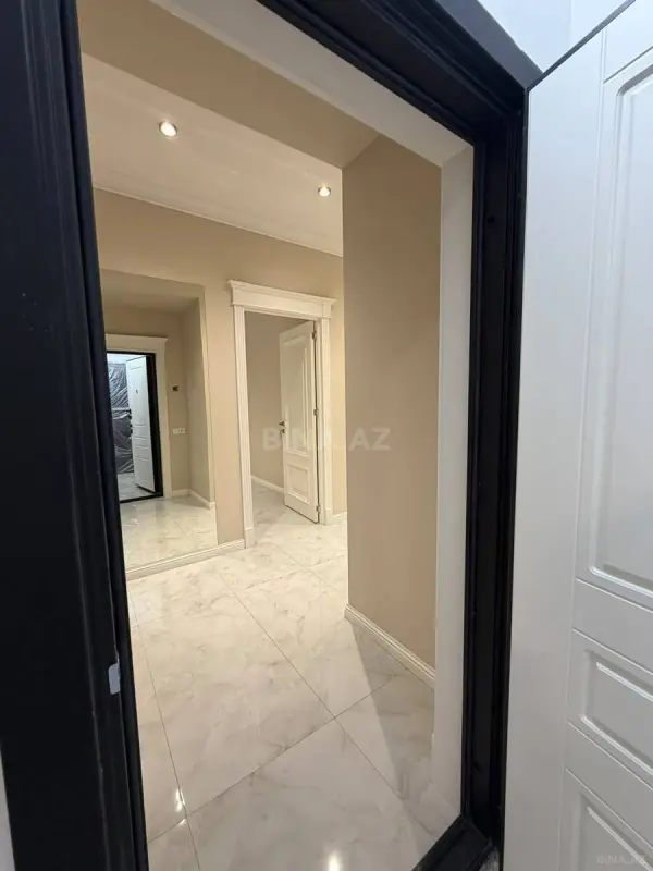 Kirayə verilir 2 otaqlı mənzil 105 m²