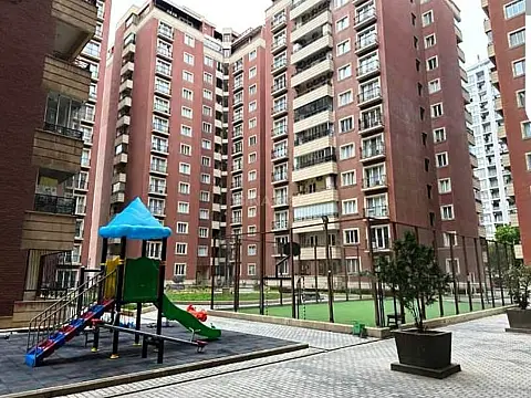 Satılır 4 otaqlı mənzil 200 m² — Bakı 4 otaq 200.00 m²