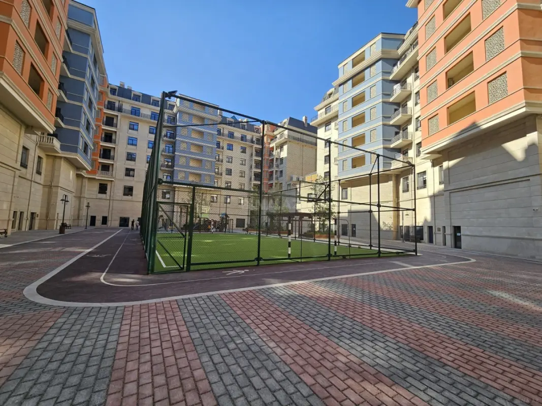 Satılır 3 otaqlı mənzil 160.7 m²