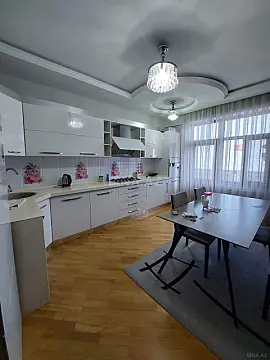 Kirayə verilir 3 otaqlı mənzil 150 m² — Bakı, Xətai 3 otaq 150.00 m²