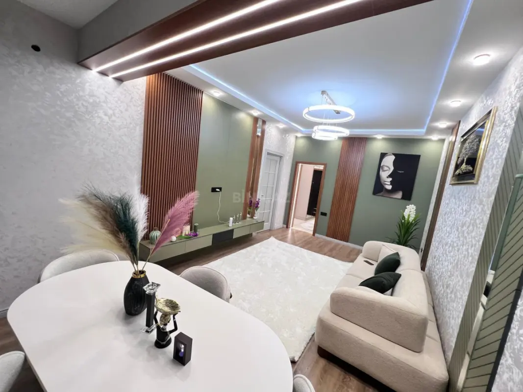Satılır 2 otaqlı mənzil 62 m²
