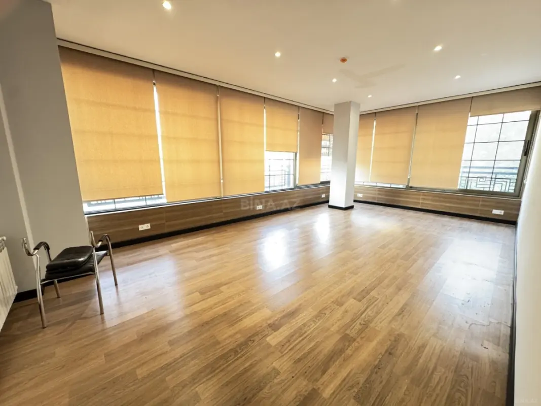 Kirayə verilir 1 otaqlı ofis 38 m²