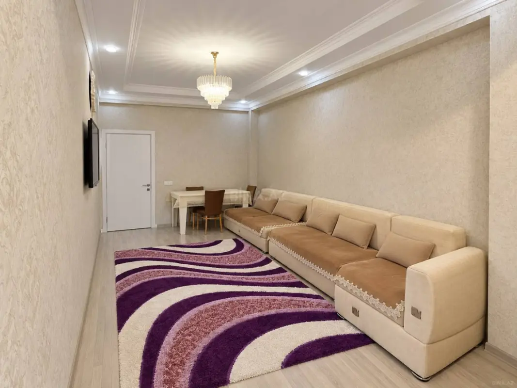Satılır 5 otaqlı mənzil 132 m²