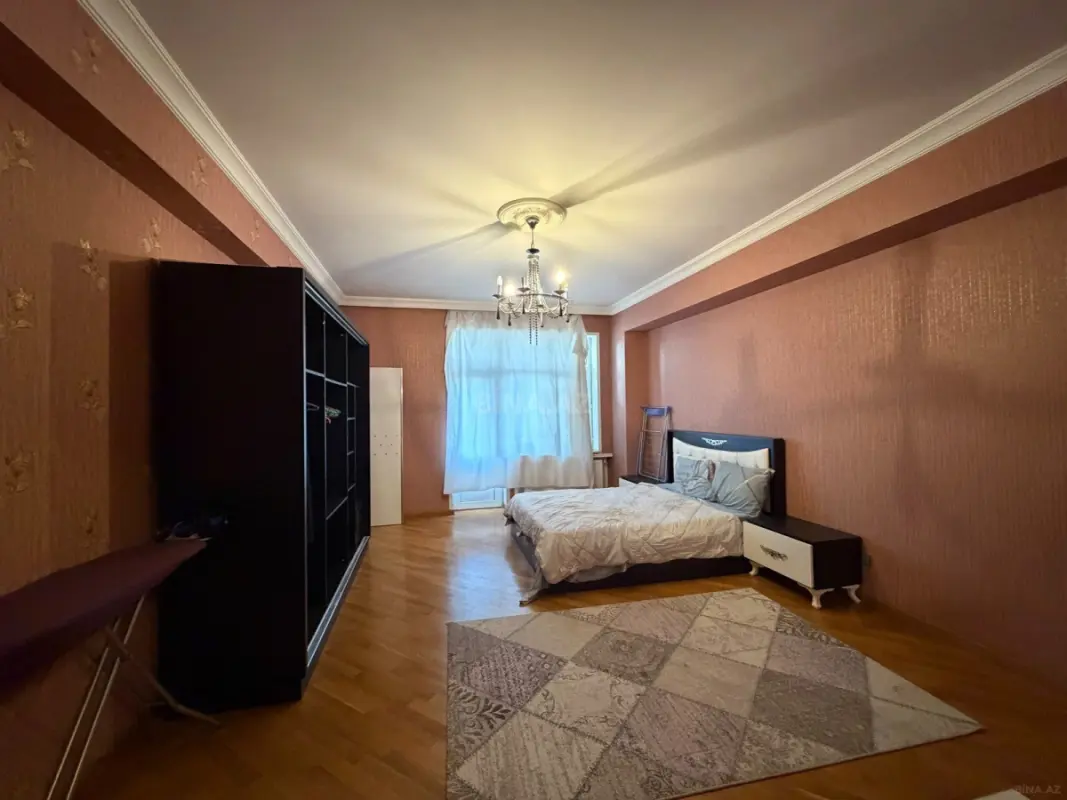 Kirayə verilir 3 otaqlı mənzil 140 m²