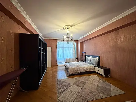 Kirayə verilir 3 otaqlı mənzil 140 m² — Bakı, Nizami 3 otaq 140.00 m²