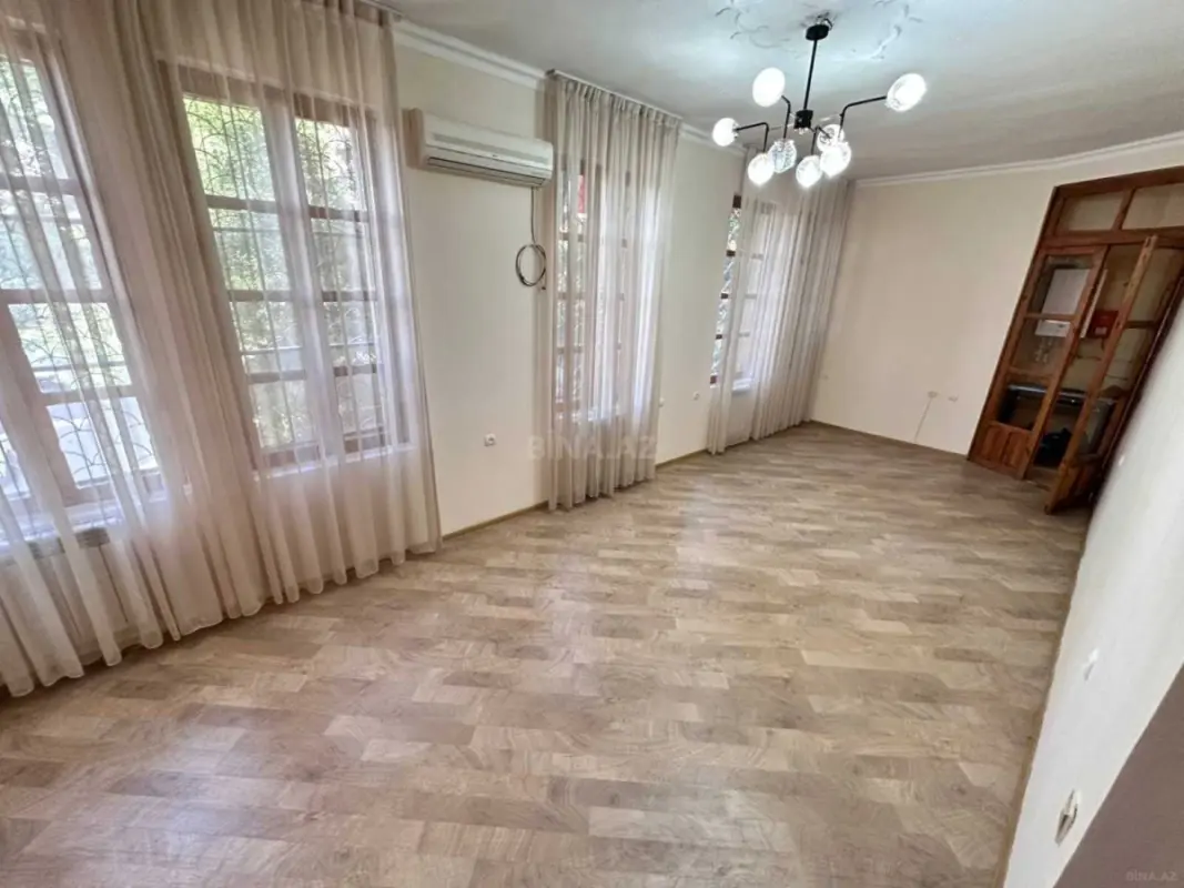 Kirayə verilir 4 otaqlı ofis 110 m²