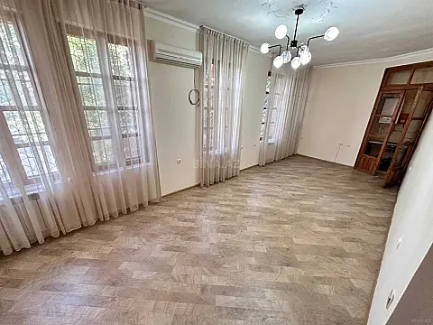 Kirayə verilir 4 otaqlı ofis 110 m² — Bakı 4 otaq 110.00 m²