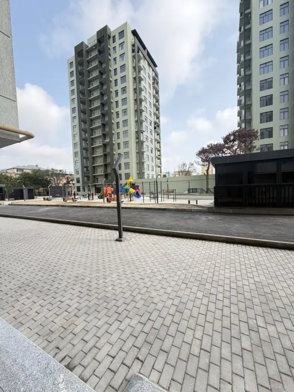 Satılır 3 otaqlı mənzil 147.9 m²
