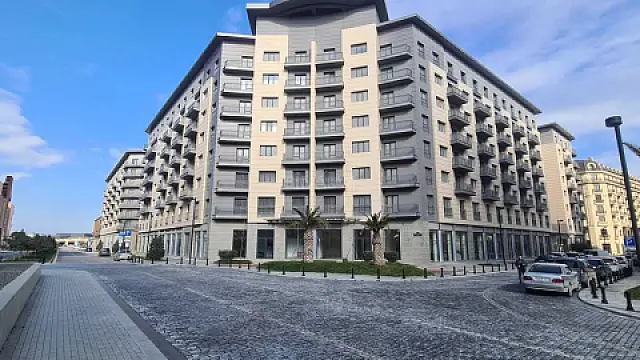 Satılır 4 otaqlı mənzil 203 m² — Bakı 4 otaq 203.00 m²