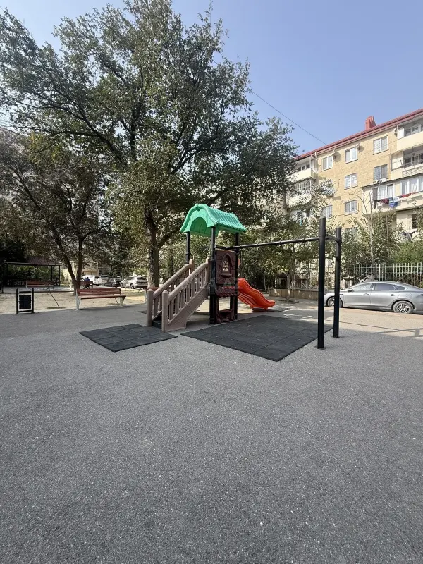 Satılır 3 otaqlı mənzil 92 m²
